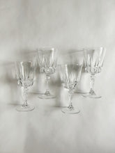 Load image into Gallery viewer, Set of 4 Cocktail Glasses
